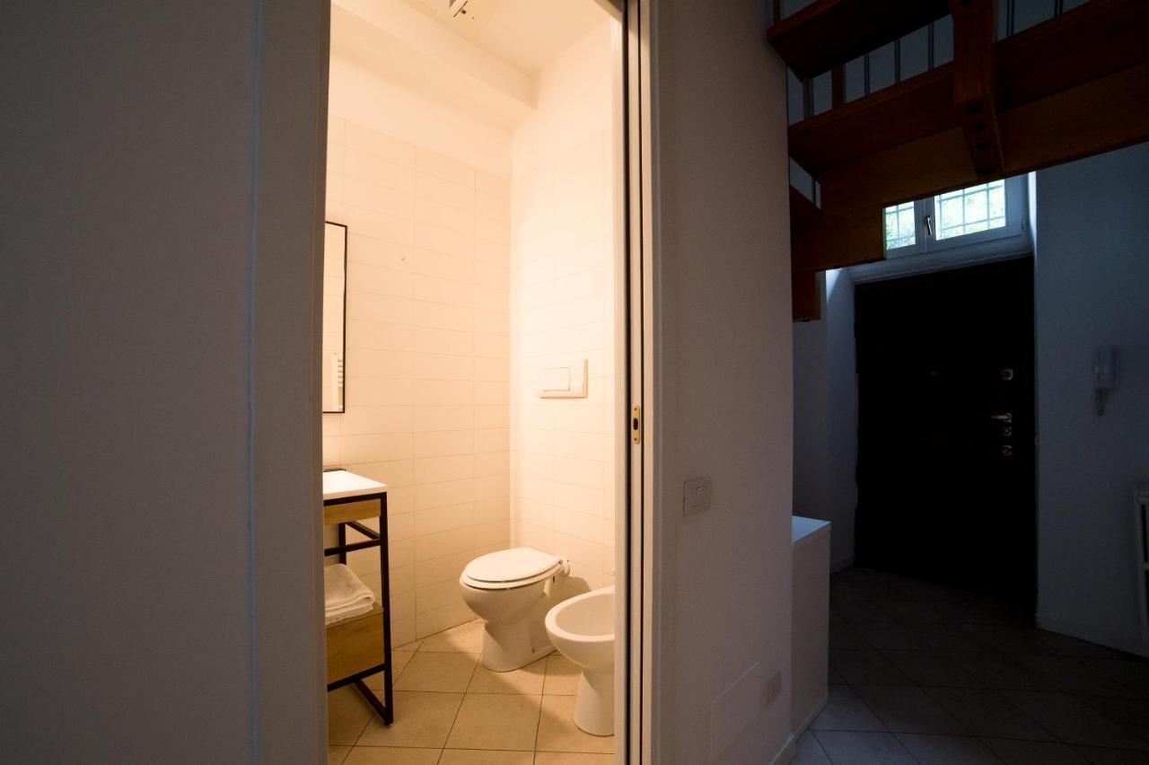 Hbhall Navigli 30 Apartment Milan Bagian luar foto