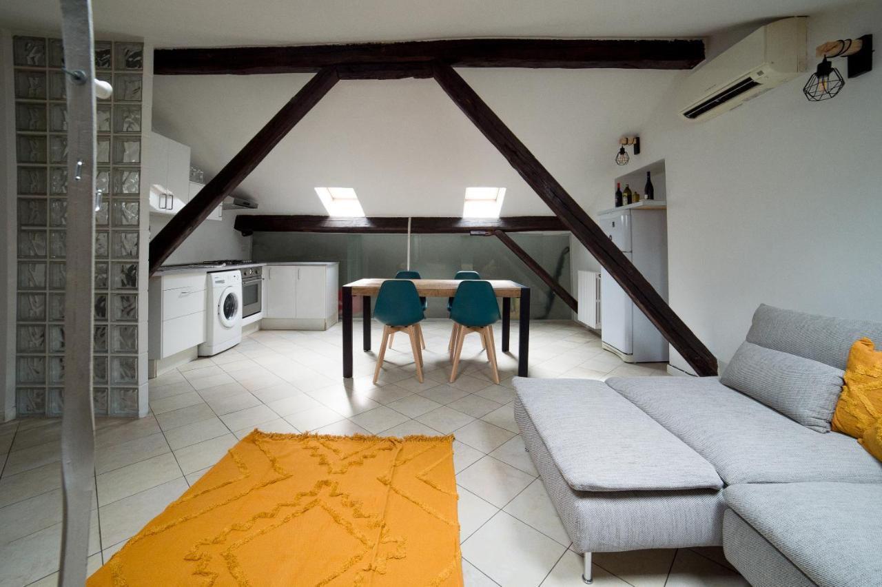 Hbhall Navigli 30 Apartment Milan Bagian luar foto