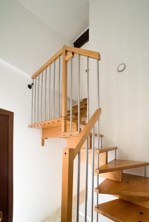 Hbhall Navigli 30 Apartment Milan Bagian luar foto